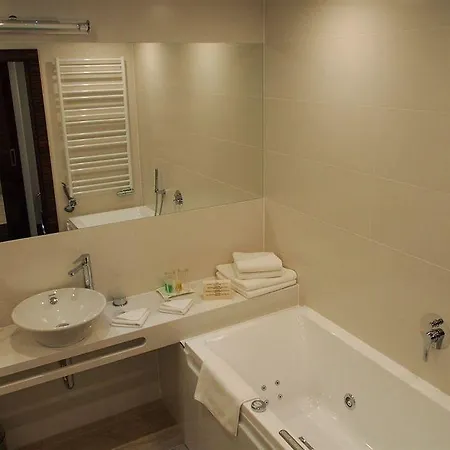 Prezident Luxury & Wellness 4* Κάρλοβι Βάρι